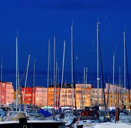 Appartamento Magnifique Neuf 6 Pers Climatise Grande Terrasse Amenagee Agde