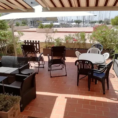 Apartment Magnifique Neuf 6 Pers Climatise Grande Terrasse Amenagee Agde